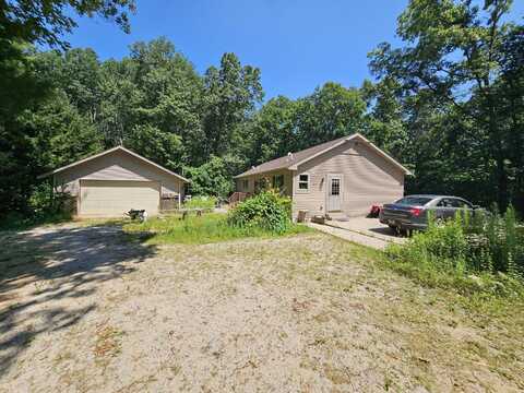 8523 E Shady Ridge, Howard City, MI 49329
