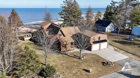 5400 Phyllis Drive, Black River, MI 48721