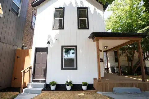 909 Bridge Street NW, Grand Rapids, MI 49504