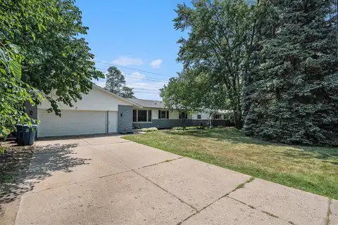 1432 Mapleview Street SE, Grand Rapids, MI 49508