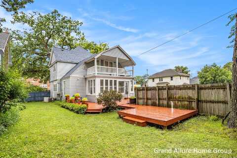 1718 Madison Avenue SE, Grand Rapids, MI 49507
