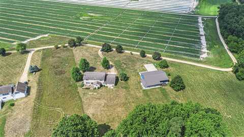 67025 46th Avenue, Hartford, MI 49057