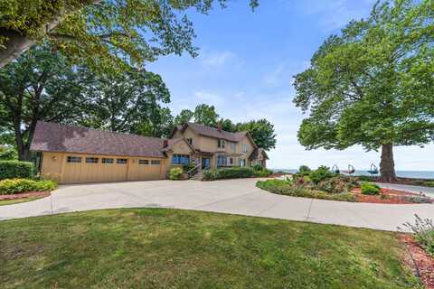 3706 Lake Shore Dr Drive, Saint Joseph, MI 49085
