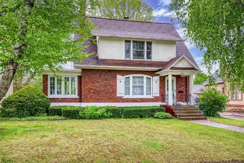 210 W PINE Street, NEW LONDON, WI 54961
