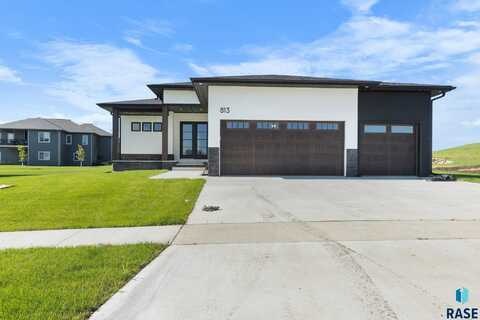 813 N Sylvan Dr, Sioux Falls, SD 57110