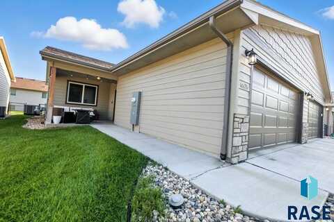 6626 W 6th Pl, Sioux Falls, SD 57107