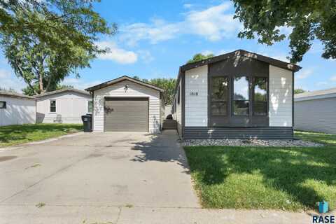 1010 S Ruby Pl, Sioux Falls, SD 57106