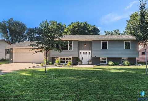 1212 E Cedar St, Brandon, SD 57005