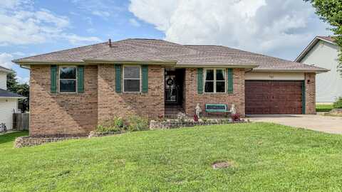 707 E Bryant Avenue, Ozark, MO 65721