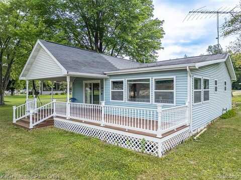 3795 Lakeshore Drive, Gladwin, MI 48624