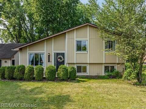 5025 S Pine Knob Trail, Clarkston, MI 48346