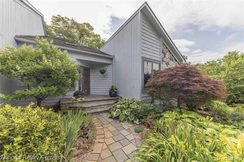 10875 Charring Cross Circle, Whitmore Lake, MI 48189