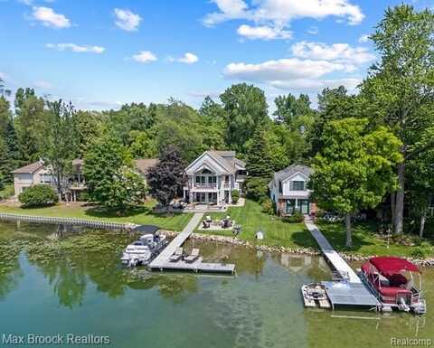 6847 Alden Drive, West Bloomfield, MI 48324