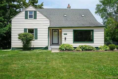 18997 Huntington Avenue, Harper Woods, MI 48225