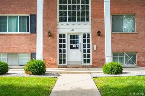 8201 Denwood Drive, Macomb, MI 48312