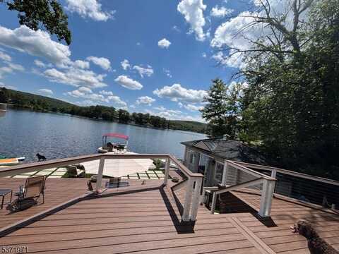 600 Warwick Tpke, West Milford, NJ 07421