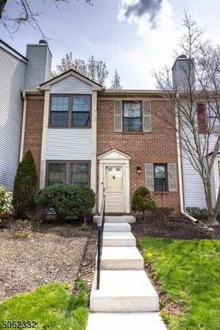 6 Lyon Ln, Franklin, NJ 08823