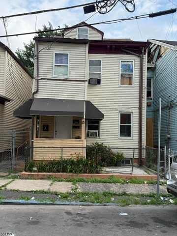 13 Southard St, Paterson, NJ 07501
