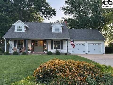 4201 Quivira Dr, Hutchinson, KS 67502