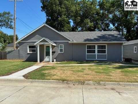 417 E Anna St, McPherson, KS 67460