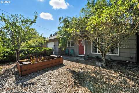 8618 NE BROADWAY, Portland, OR 97220