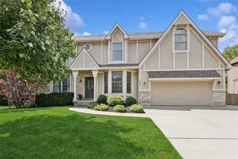 707 Cottonwood Drive, Lansing, KS 66043