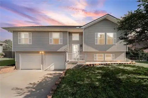 1307 Sam Den Circle, Cameron, MO 64429