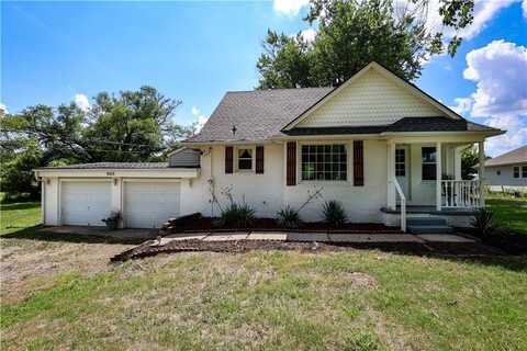 6610 NW Waukomis Drive, Kansas City, MO 64151