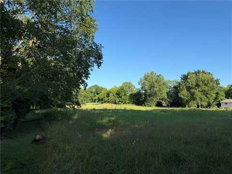 1801 SW SAMPSON Road, Lees Summit, MO 64082