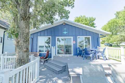 16884 255th Avenue, Spirit Lake, IA 51360