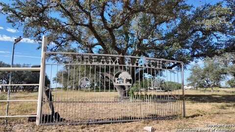 1655 Eichman Rd, Poteet, TX 78065
