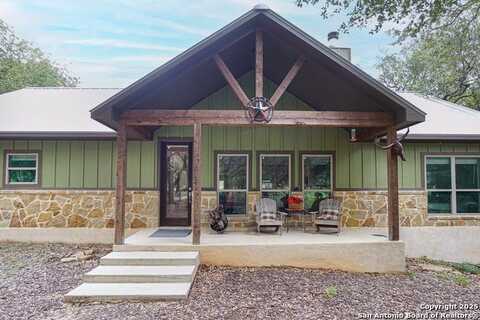 719 Falling Leaves, Adkins, TX 78101
