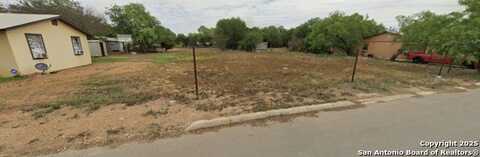 10 Willow st, Pearsall, TX 78061