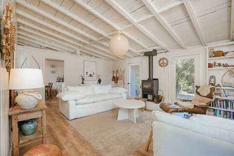 15 Fremont Lane, SANTA BARBARA, CA 93105