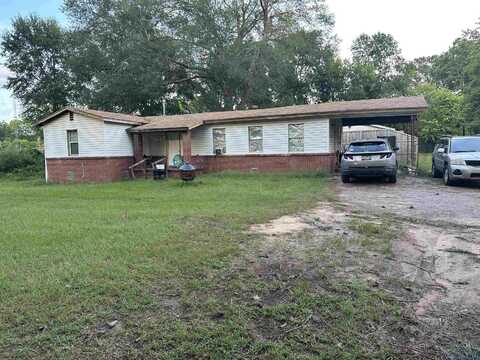 1005 Agness Dr, Longview, TX 75602