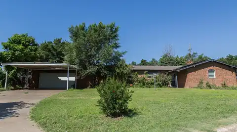 7005 Pleasant Hill Circle, Plainview, TX 79072
