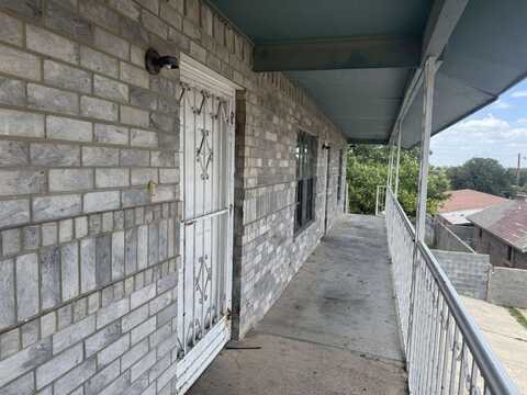 2816 Chestnut St, Laredo, TX 78046