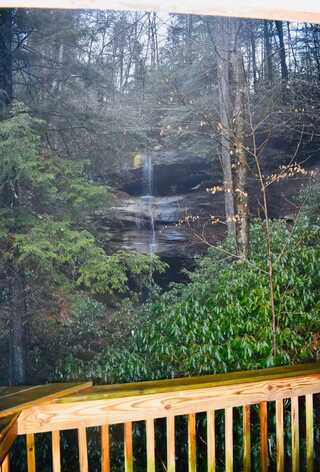 212 Echo Falls Rd, Rogers, KY 41365
