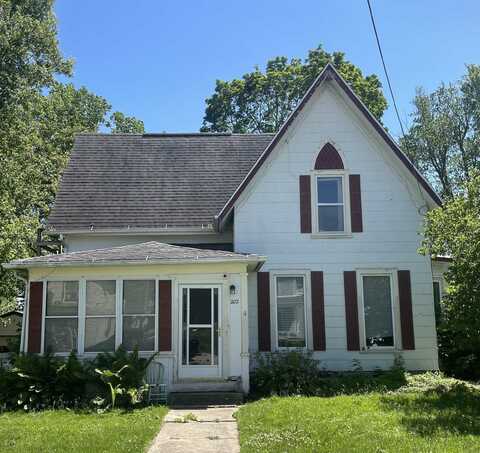 202-204 W Green Street, Fox Lake, WI 53933