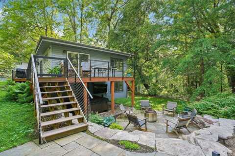 5620 Crestwood Place, Madison, WI 53705