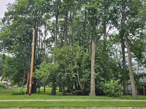 2411 W Memorial Drive, Janesville, WI 53548
