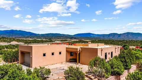 2077 Pinon Bluffs Drive, Santa Fe, NM 87506