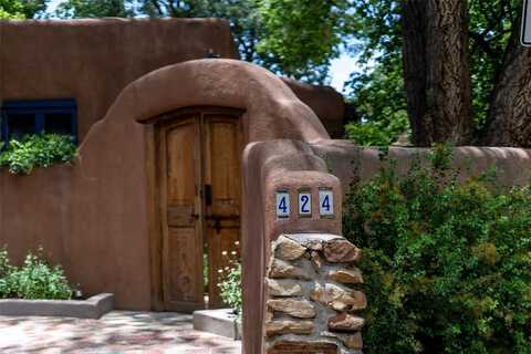 424 Arroyo Tenorio, Santa Fe, NM 87505