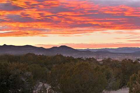 10 Cloudview Court, Santa Fe, NM 87506