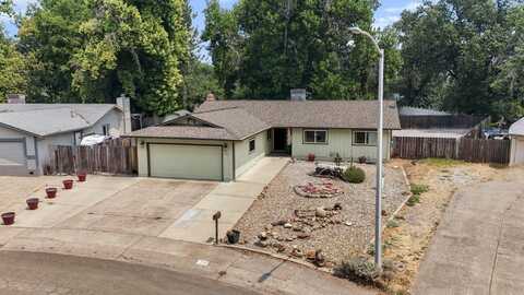 318 Newport Drive, Redding, CA 96001