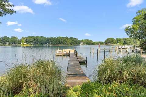 226 Crowder Point Dr, Reedville, VA 22539