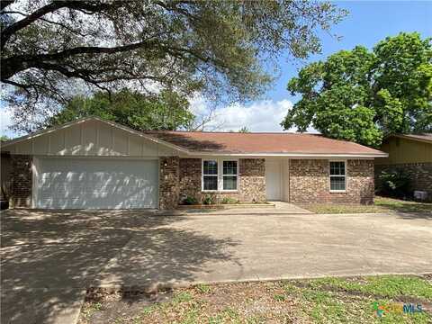 2812 Meadowlark Street, Victoria, TX 77901