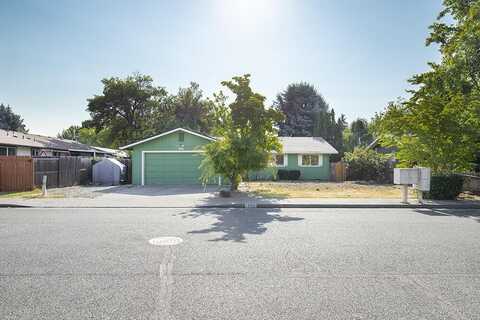 1205 SW Cottonwood Street, Grants Pass, OR 97526