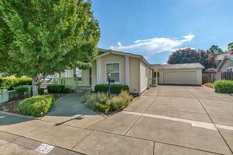555 Freeman Road, Central Point, OR 97502