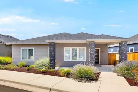 2577 Tiffin Way, Medford, OR 97504